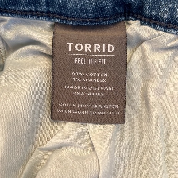 Torrid Womens High Rise Classic Denim Distressed Shorts Size 20 - Picture 8 of 9